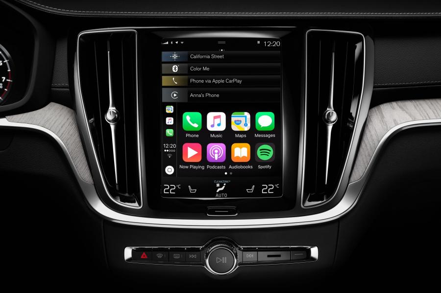 Детали интерьера Volvo V60 T5 Cross Country 2018 года  (WW) (фото 17 из 44)